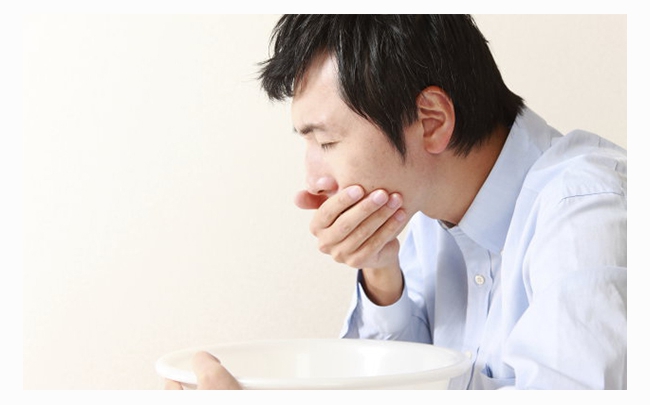 Ăn không tiêu buồn nôn: Nguyên nhân, biểu hiện và cách phòng ngừa