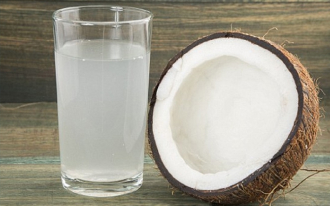 Lợi ích 'thần kỳ' khi uống nước dừa mỗi ngày