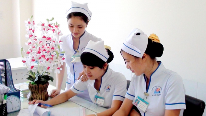 Nhân viên điều dưỡng y học cố truyền - Phòng Khám Chẩn Trị Y Học Cổ Truyền Hồng Sơn Đường