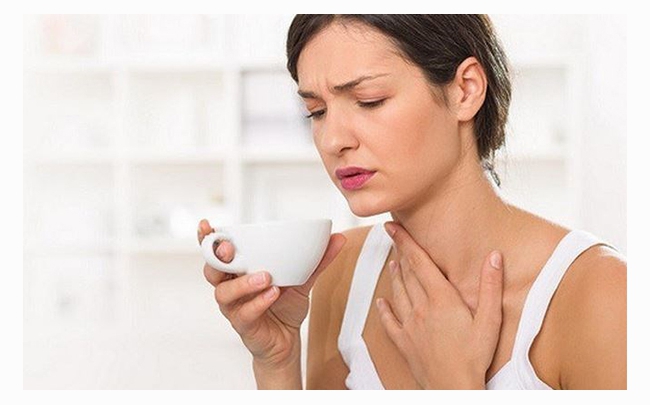 Nuốt nước bọt đau họng bên phải: Nguyên nhân và cách điều trị
