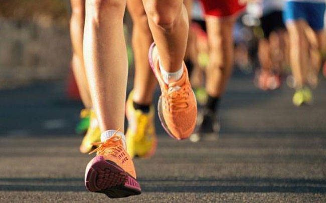 Tập luyện chạy marathon giúp trẻ hóa động mạch
